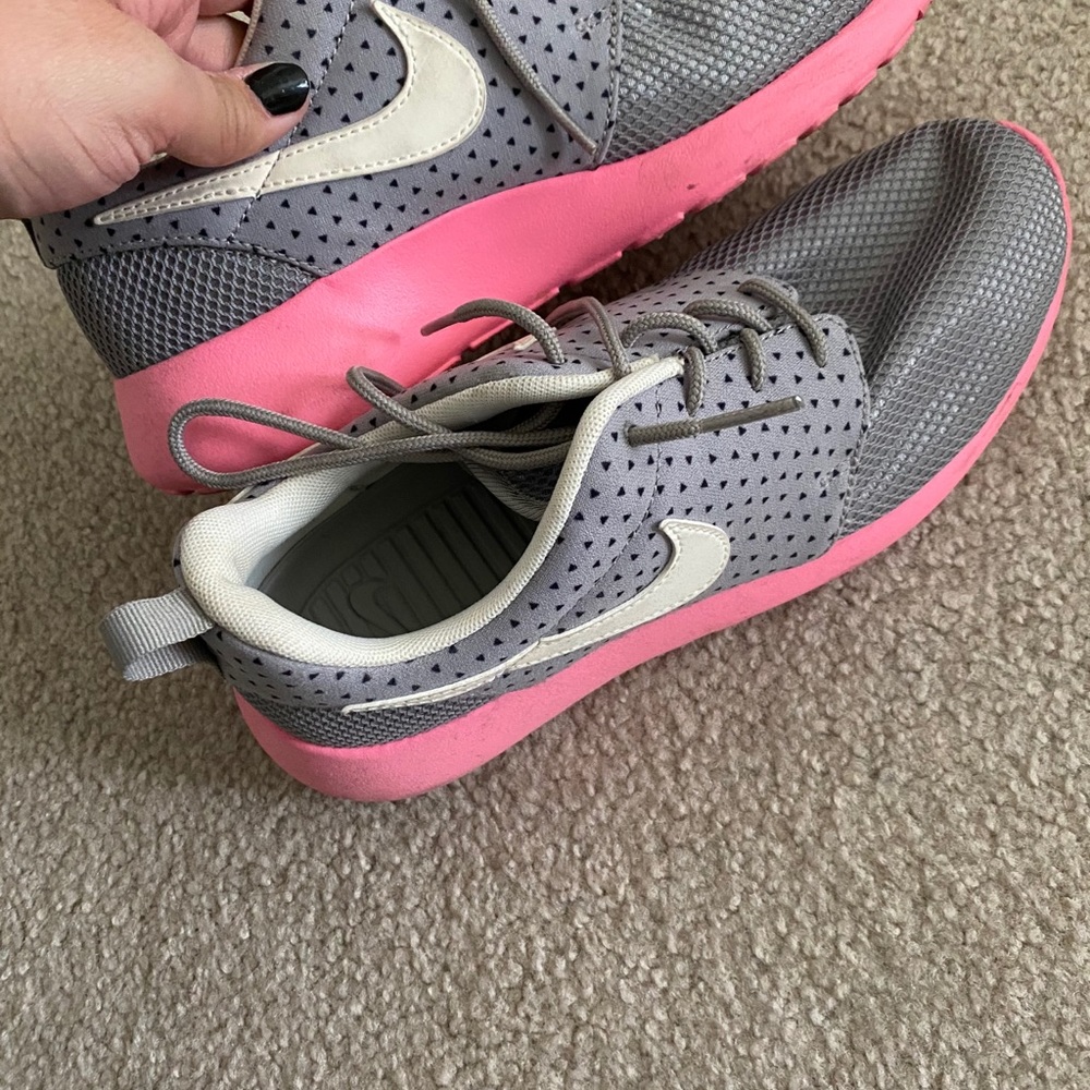 Roshe Run - Picture 2 of 3